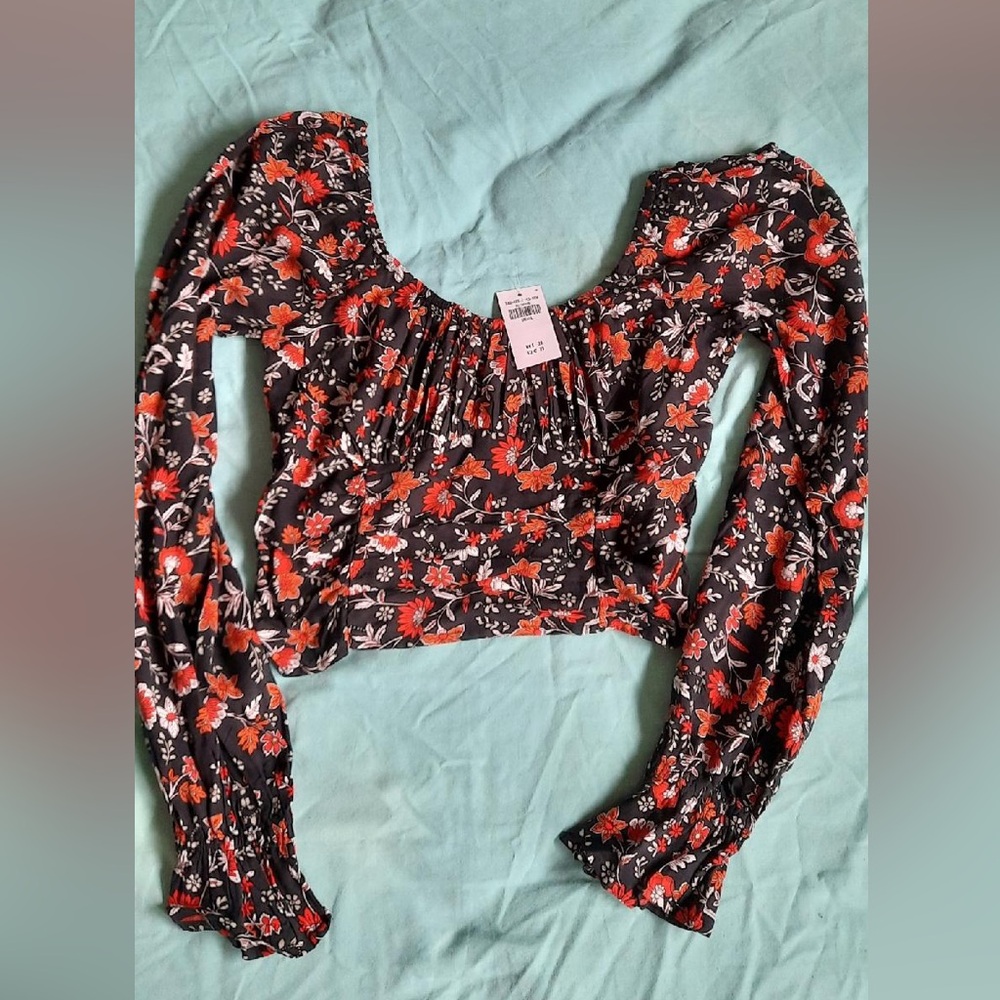 Hollister crop top